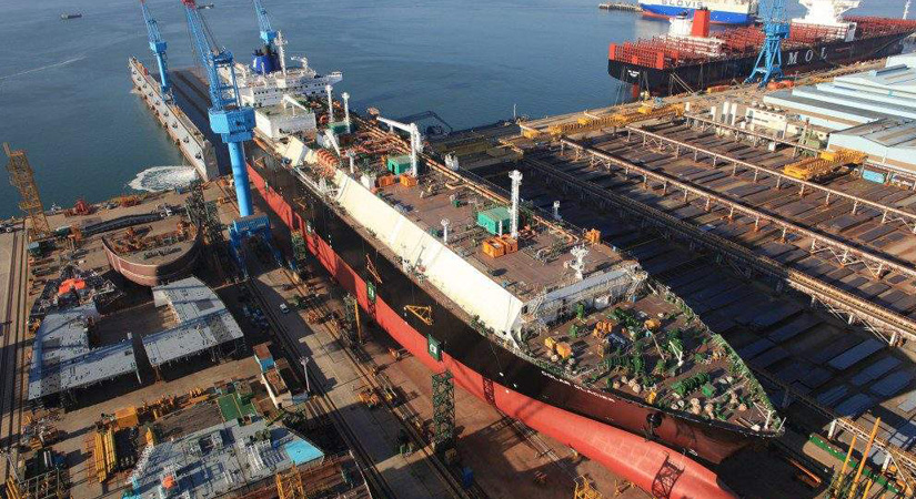 数控激光切割机应用于造船行业。